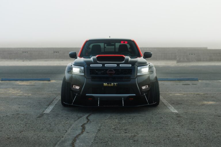 Los nuevos Frontier y Kicks listos para la exhibición de Nissan en SEMA 2024