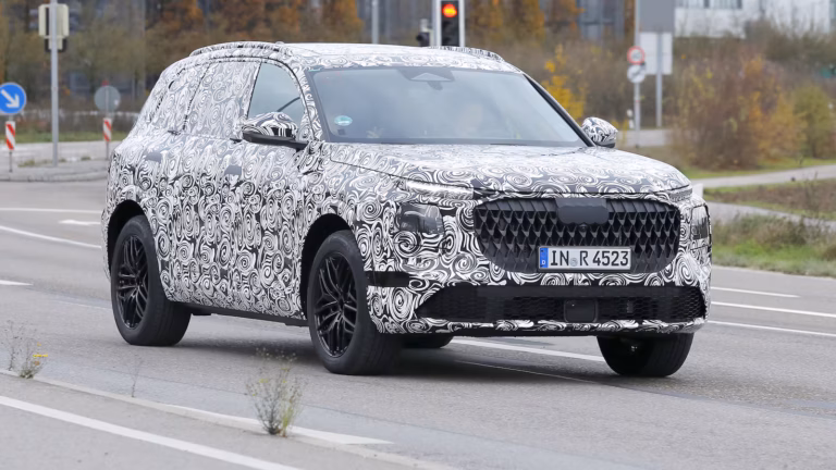 El próximo rediseño del Audi Q7 apunta a similitudes entre el Q5 y ​​el Q6 E-tron