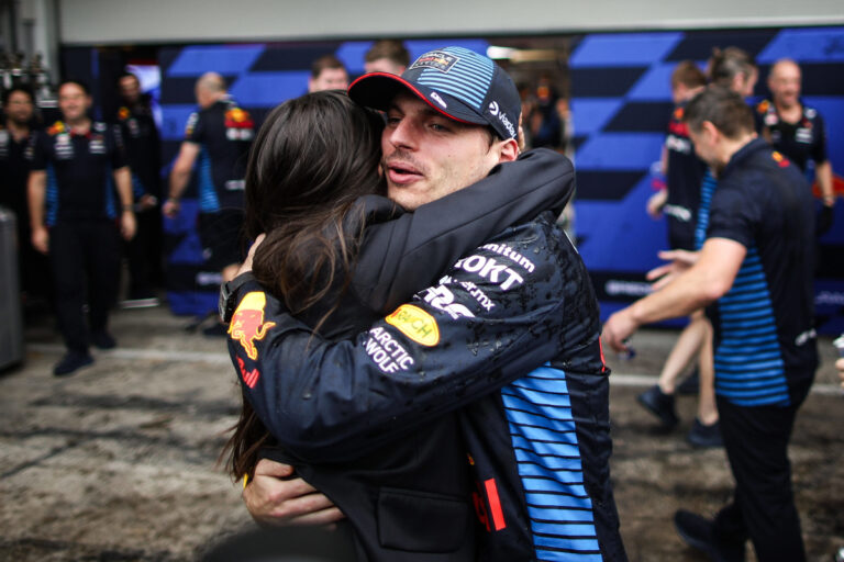 Verstappen hace un GRAN anuncio familiar en una emotiva publicación