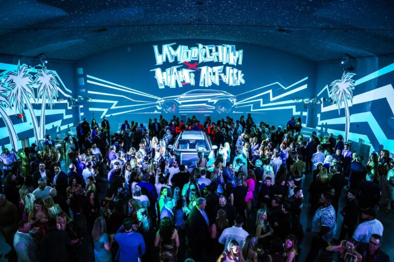 Automobili Lamborghini presenta el Urus SE inspirado en Miami durante Art Basel Miami Beach 2024