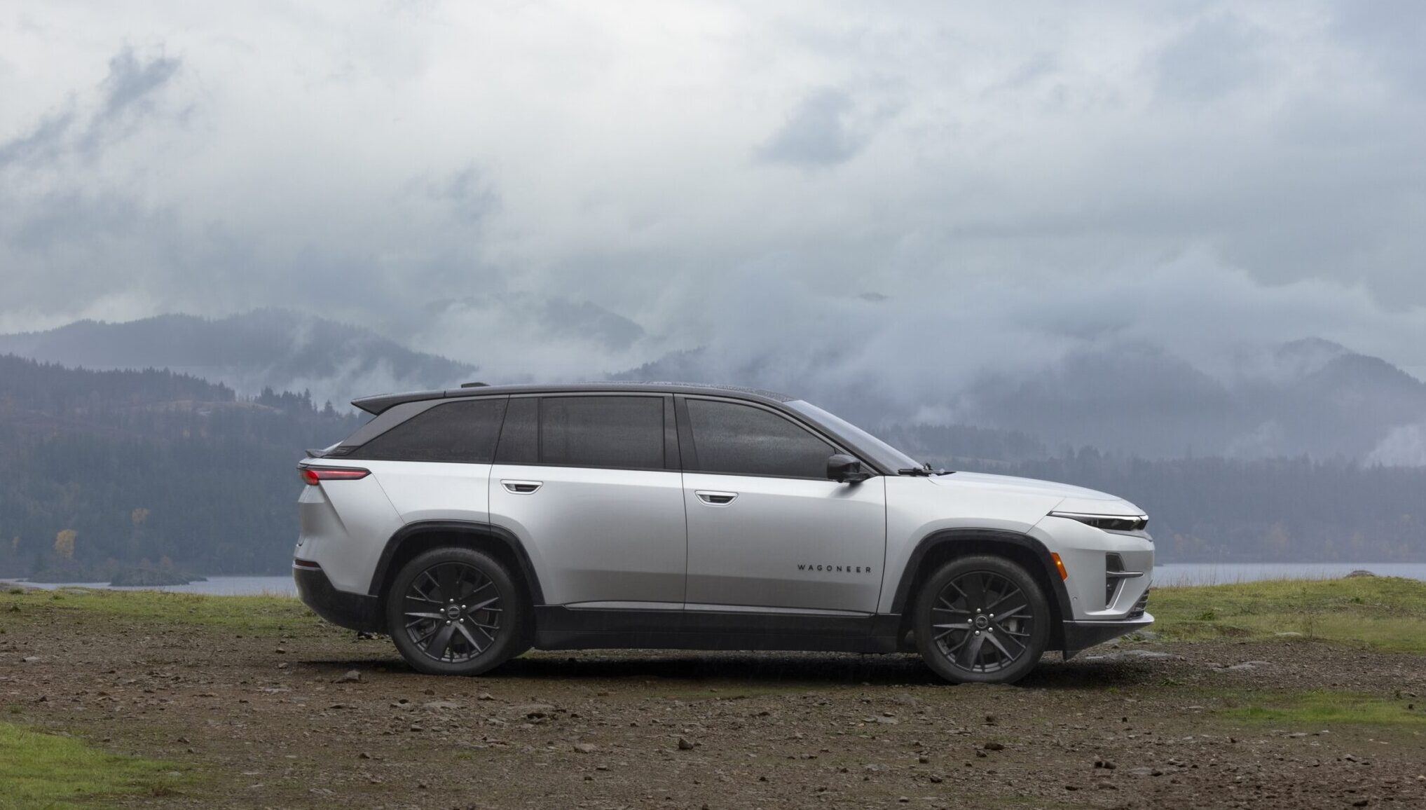 Jeep, lanza la campaña de marketing del nuevo Wagoneer S, «Beautiful Things Can Still Get Dirty»