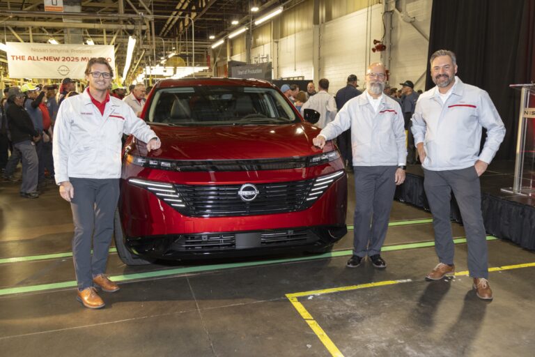 Nissan celebra el inicio de la producción del nuevo Murano 2025 en Smyrna, Tennessee