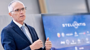 Según un informe; Carlos Tavares fue despedido por tener objetivos «radicales» en Stellantis