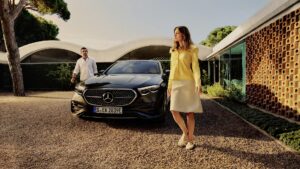 “In Her Shoes” : Antonio Banderas y su hija Stella protagonizan la campaña global del Clase E con experiencias personalizadas