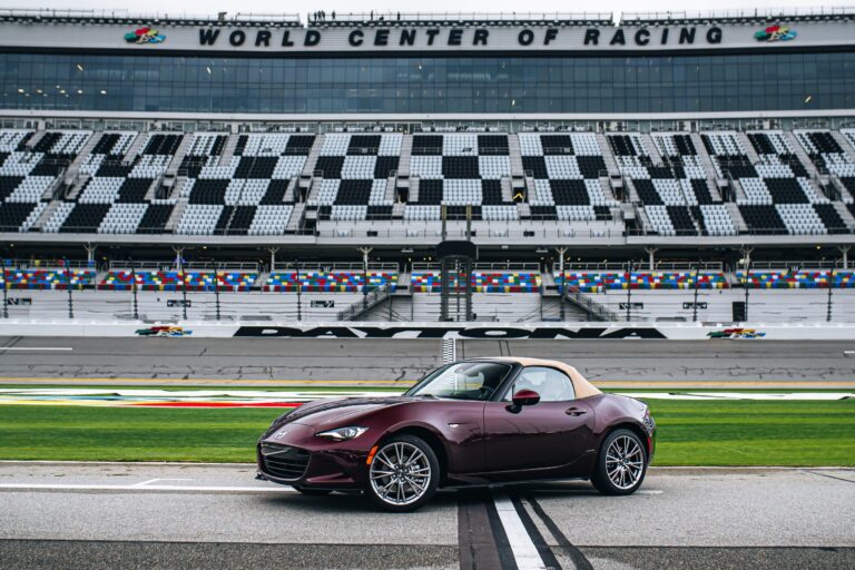 Mazda anuncia el MX-5 Miata 2025 conmemorativo del 35.° aniversario