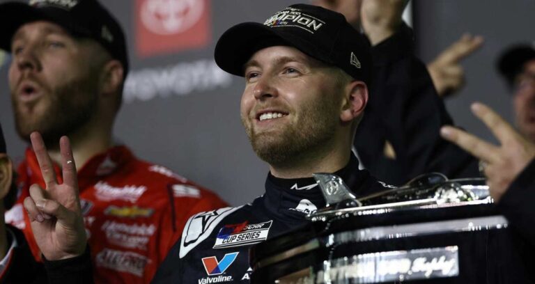 Que pilotos han ganado dos ediciones consecutivas de la emblemática Daytona 500
