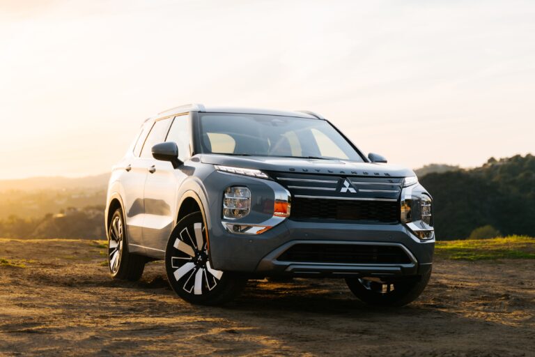 Outlander 2025 | Precios y equipamiento completo