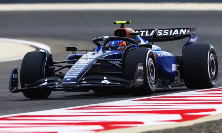 Carlos Sainz supera a Lewis Hamilton en la segunda jornada de pruebas de F1 con lluvia