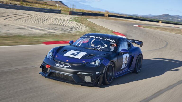 El Porsche 718 Cayman GT4 RS Clubsport entusiasma a los aficionados de todo el mundo