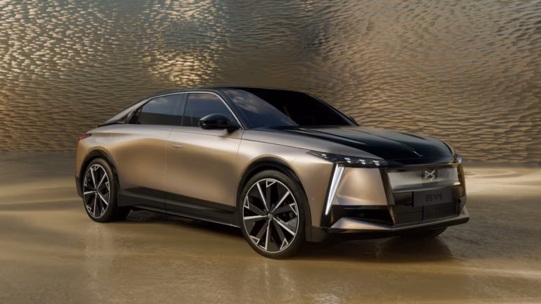 El DS Nº 8 busca diferenciarse de sus rivales Audi y BMW en precio y diseño