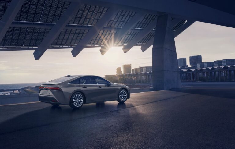 Innovador y vanguardista: el Toyota Mirai se optimiza para el modelo 2025
