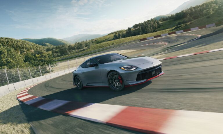 Nissan Z 2025 regresa con nuevos colores, nuevo precio y más opciones