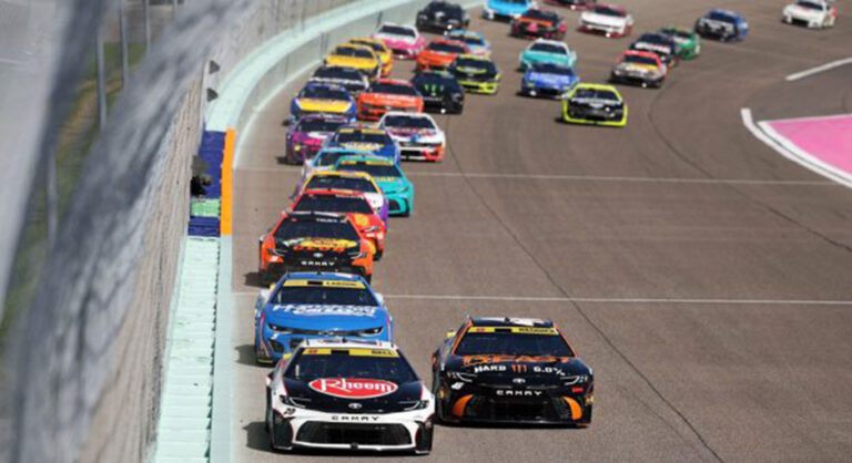 Lista de inscritos para la NASCAR Cup Series 2025 en Homestead-Miami Speedway