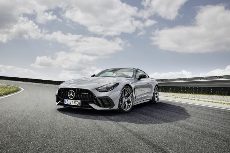 El Mercedes-AMG GT 63 Pro 2025 tiene un precio inicial de US$ 197,050