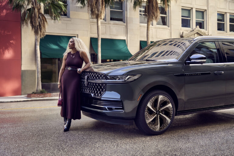 Lincoln lanza la nueva campaña Navigator con Serena Williams