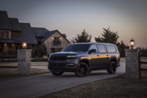 Chrysler Pacifica y Jeep Wagoneer L se llevan los máximos honores de US News & World Report 2025