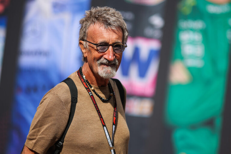 Aston Martin rinde un conmovedor homenaje a Eddie Jordan en el Gran Premio de China