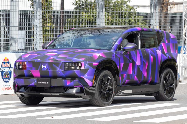 El prototipo SUV Honda 0 hace su debut público mundial en el evento de Red Bull con el campeón mundial de Fórmula 1 Max Verstappen al volante