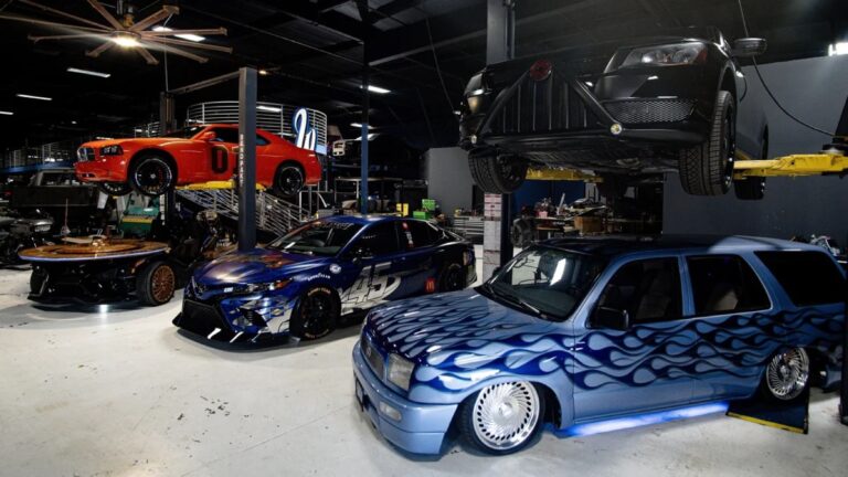 Subastas Mecum y West Coast Customs se unen por una buena causa