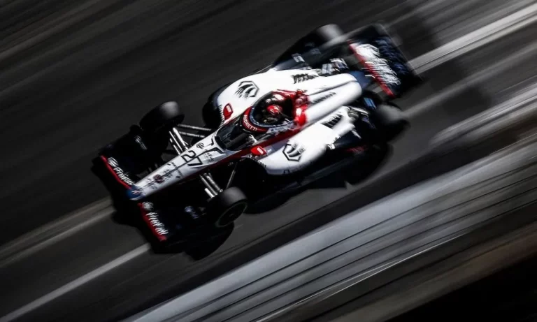 Kyle Kirkwood supera a su compañero Colton Herta del equipo Andretti Global en la pole de Long Beach