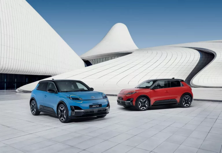 El hatchback más pequeño de Nissan ha vuelto y está irreconocible
