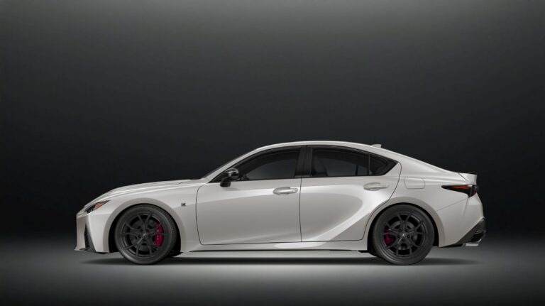 Lexus IS 500 Ultimate Edition 2025: La Cúspide de la Grandeza