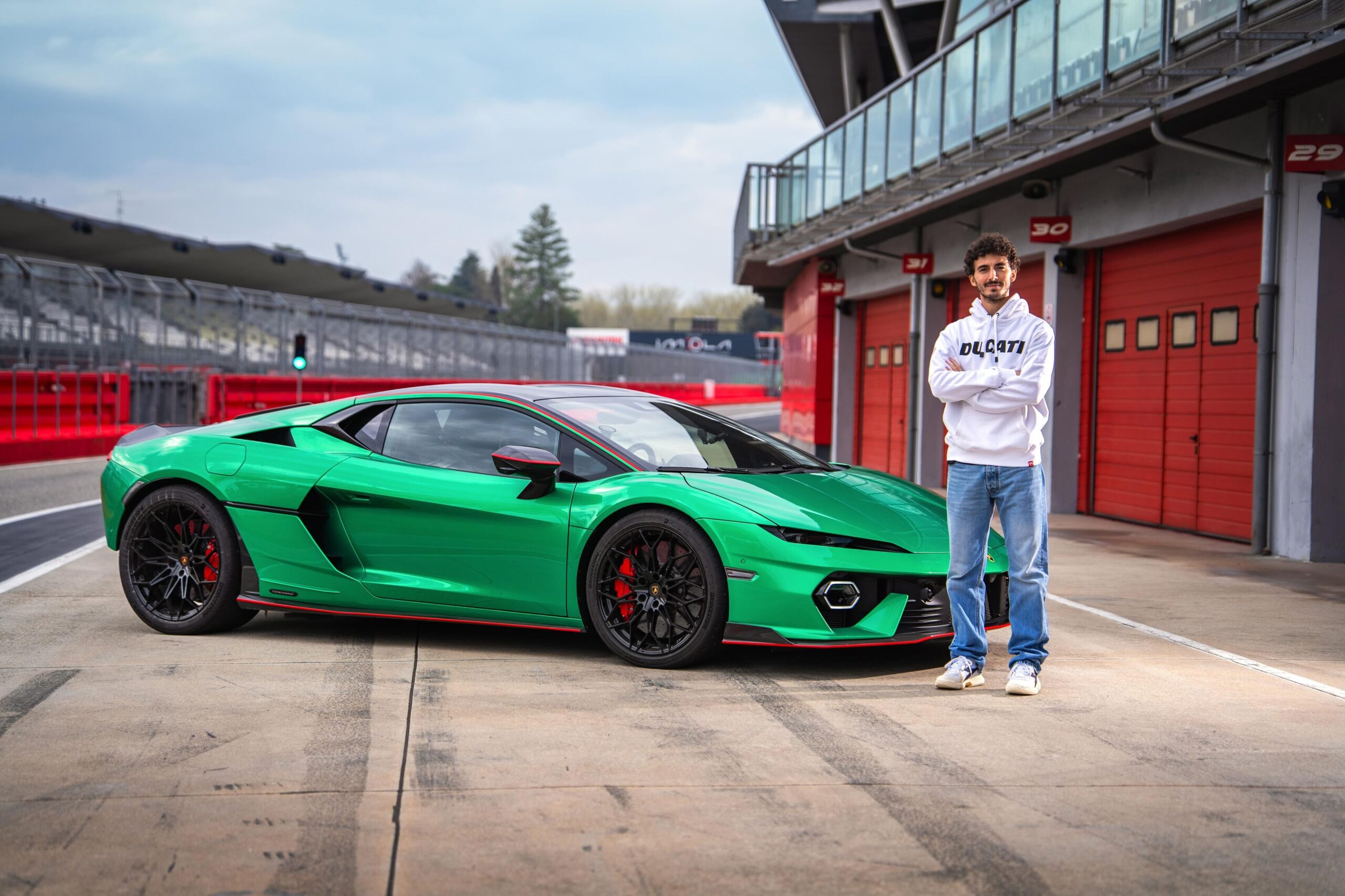Lamborghini Temerario: la prueba en pista de Francesco Bagnaia