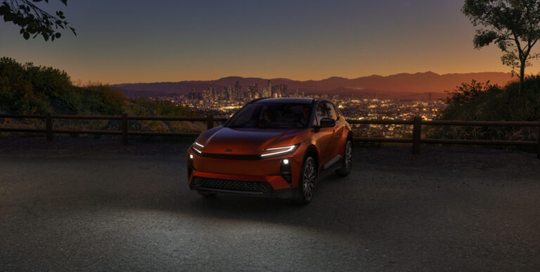 Toyota presenta el elegante y potente vehículo eléctrico de batería C-HR 2026