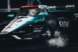 Kirkwood lidera la primera práctica en Detroit