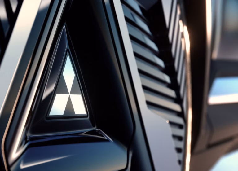 Mitsubishi Eclipse Cross 2026: el nuevo C-SUV se asoma y se despide de la combustión