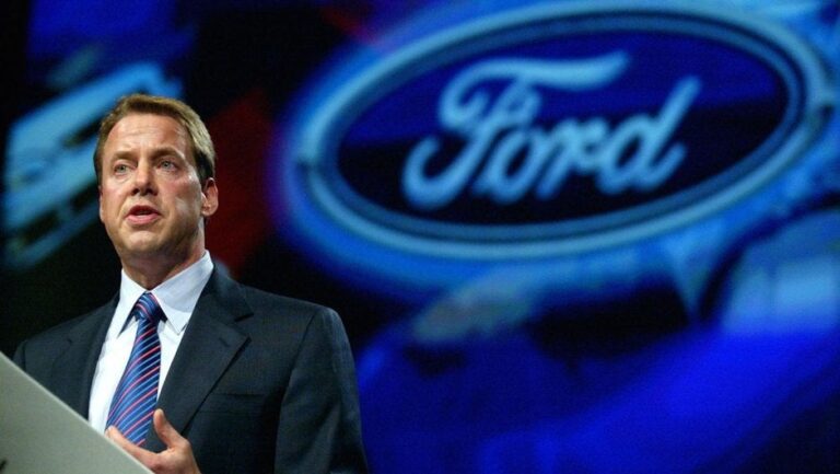 Bill Ford afirma que la planta de baterías de Michigan está en peligro según la legislación propuesta