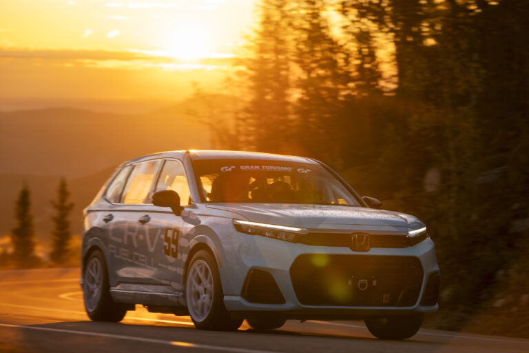 El Honda CR-V e:FCEV competirá en la Pikes Peak Hill Climb como el primer vehículo propulsado por hidrógeno en una carrera