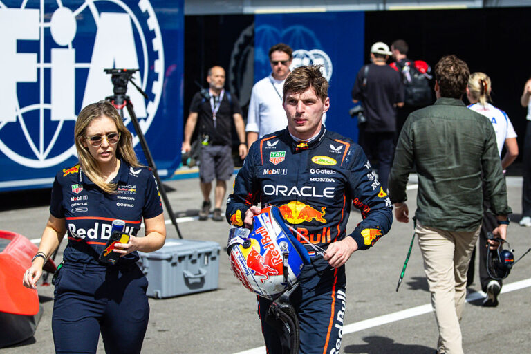 Max Verstappen admite que la decisión de enfrentar a Russell «no fue correcta»