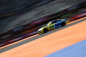 McDowell y Gilliland lideran las prácticas de la Cup Series en la Ciudad de México