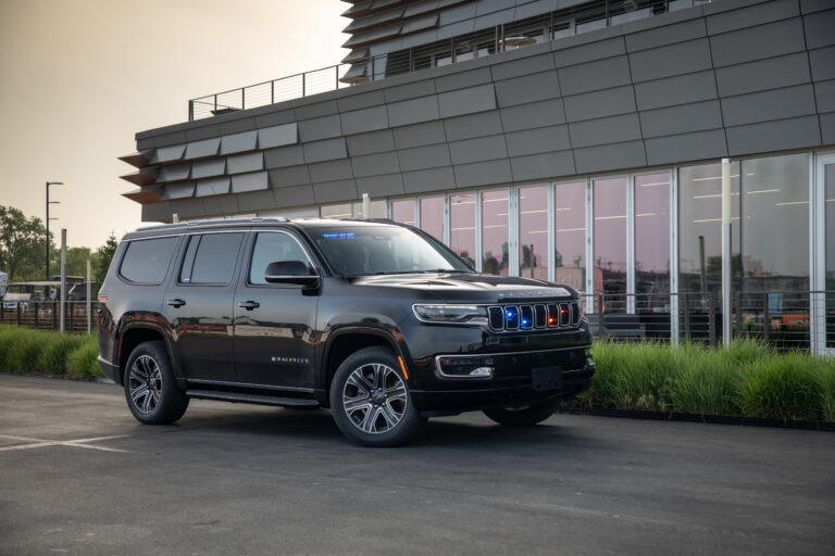 El nuevo Jeep® Wagoneer Command Operations Vehicle 2025 ofrece protección y transporte VIP