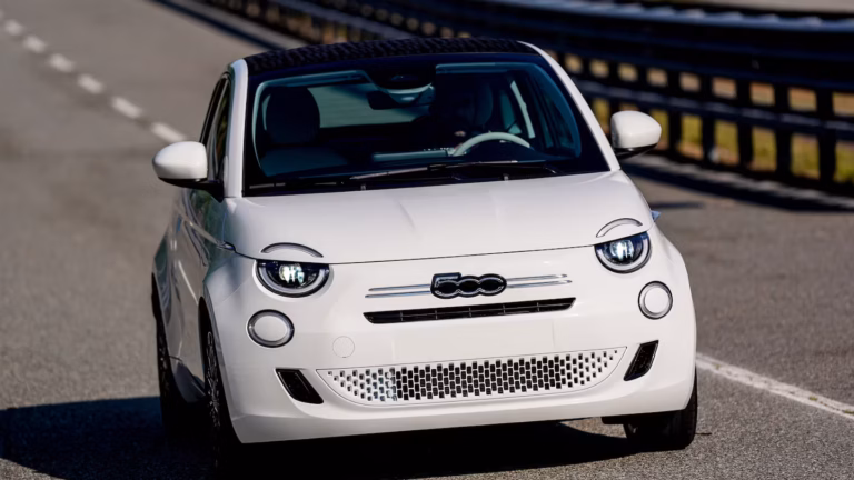 Fiat apuesta por una estrategia mixta: el próximo 500 combinará versiones eléctricas e híbridas