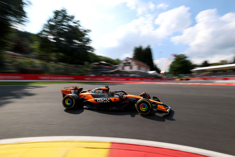 Piastri arrasa en Spa y se queda con la pole del Sprint: “El coche ha ido genial todo el día”
