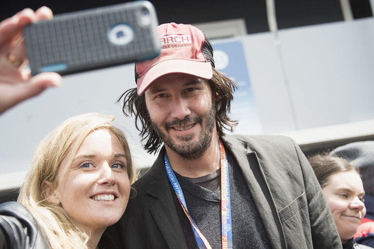 Keanu Reeves narrará la travesía de Cadillac hacia la Fórmula 1 en una nueva serie documental