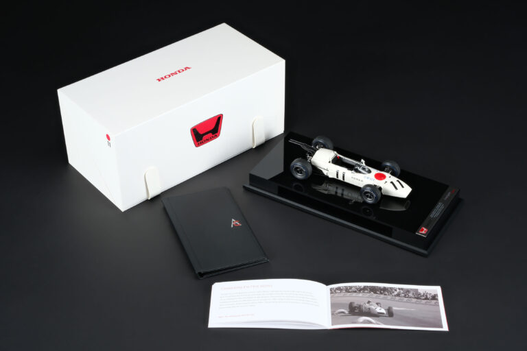 Honda celebra su primera victoria en F1 con un modelo a escala RA272 de edición limitada