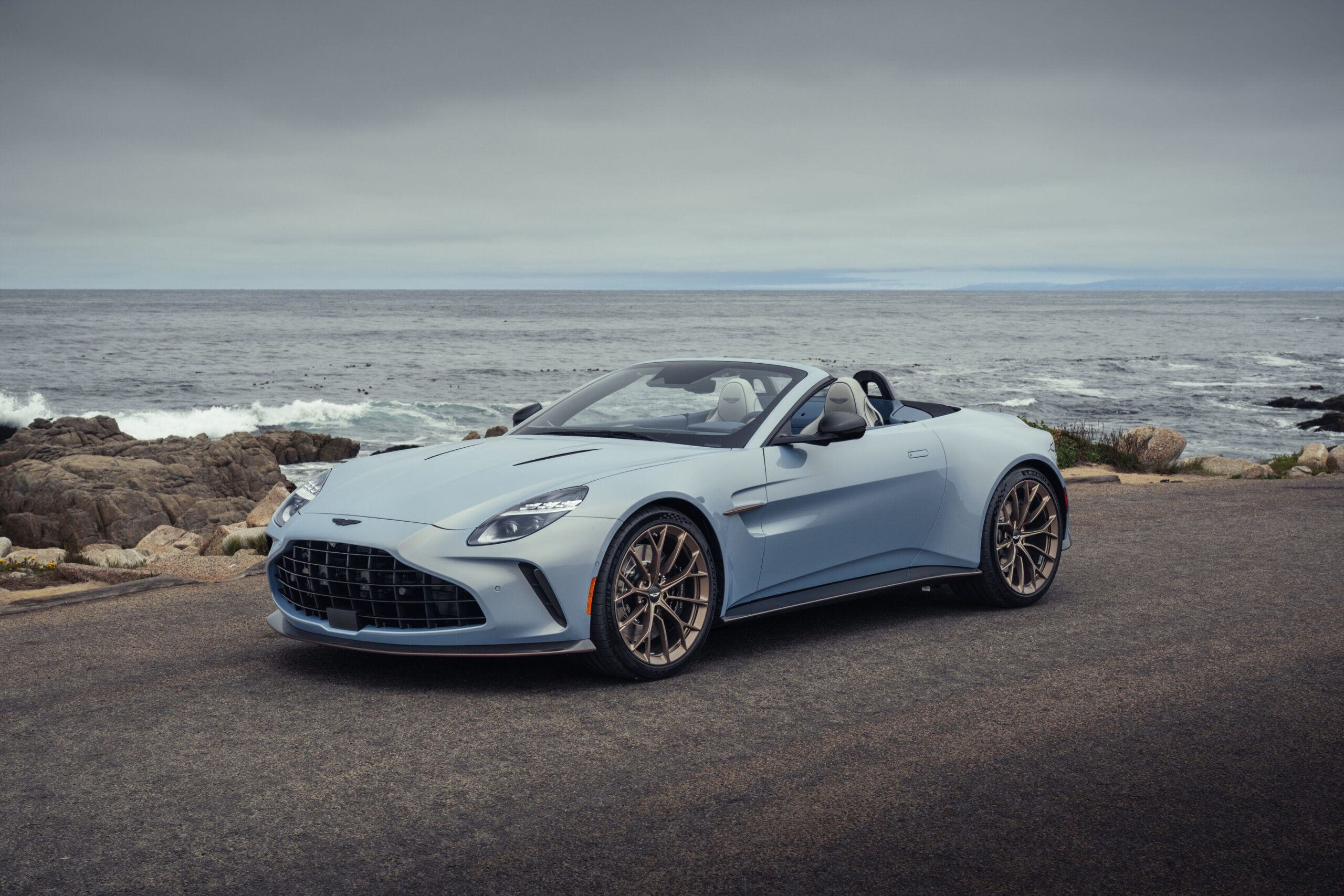 Aston Martin celebra 75 años en América en Monterey Car Week 2025