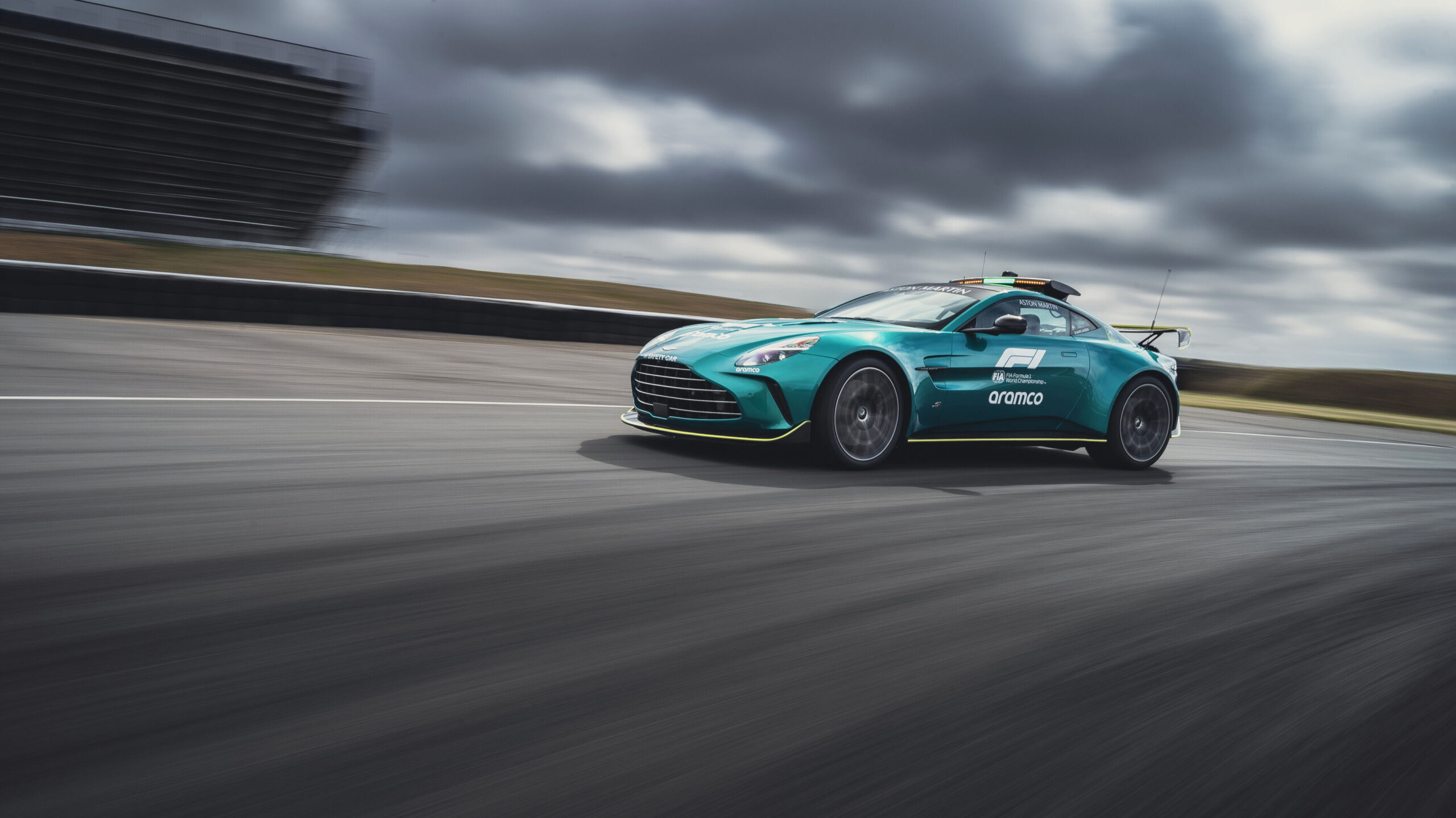 Aston Martin Vantage S debuta como nuevo Safety Car Oficial de la F1 en Zandvoort