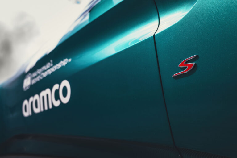 Aston Martin Vantage S debuta como nuevo Safety Car Oficial de la F1 en Zandvoort