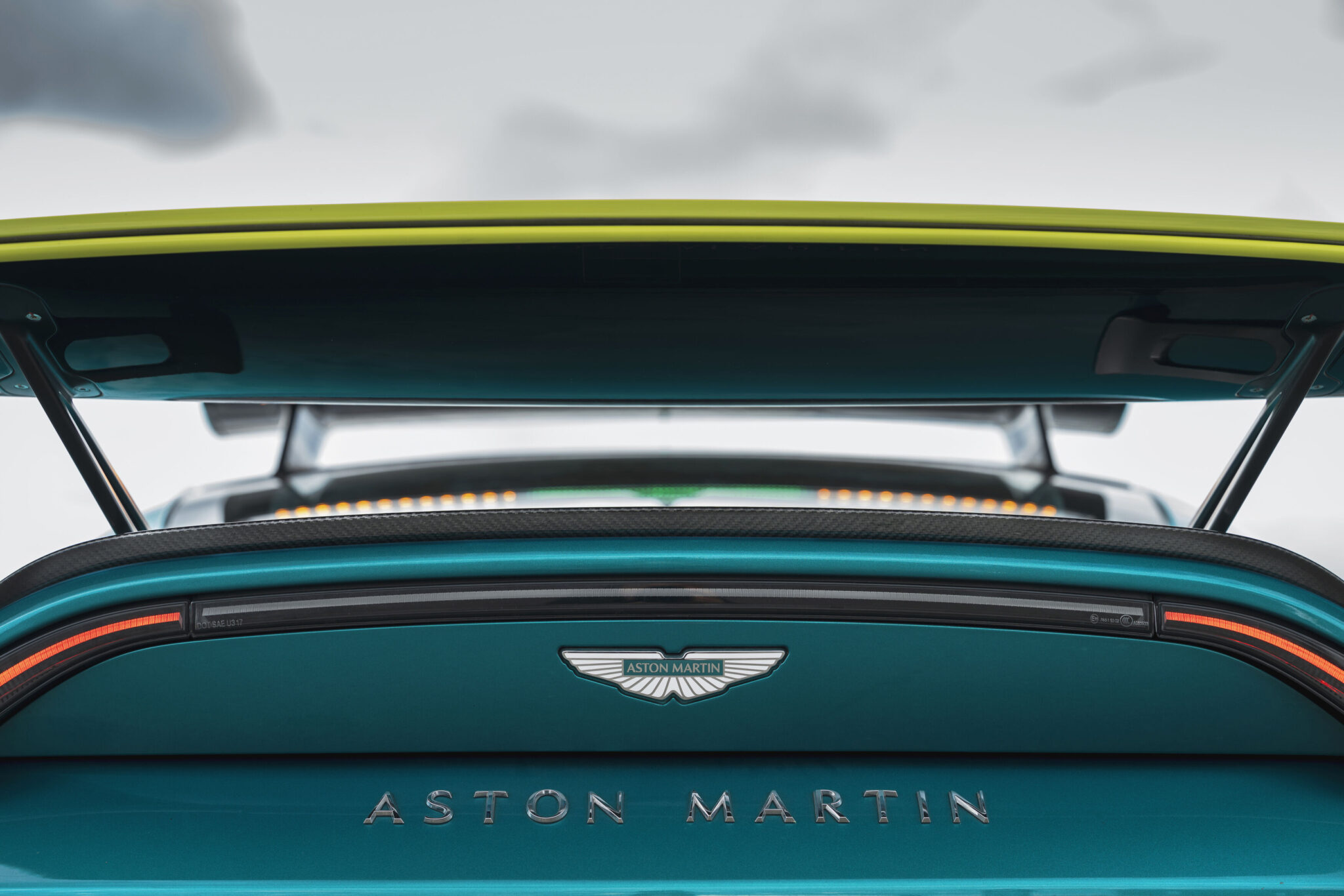 Aston Martin Vantage S debuta como nuevo Safety Car Oficial de la F1 en Zandvoort