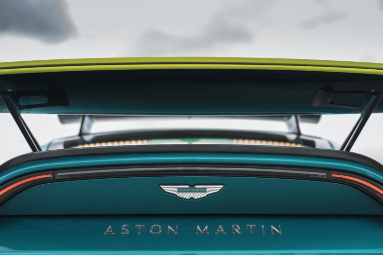 Aston Martin Vantage S debuta como nuevo Safety Car Oficial de la F1 en Zandvoort
