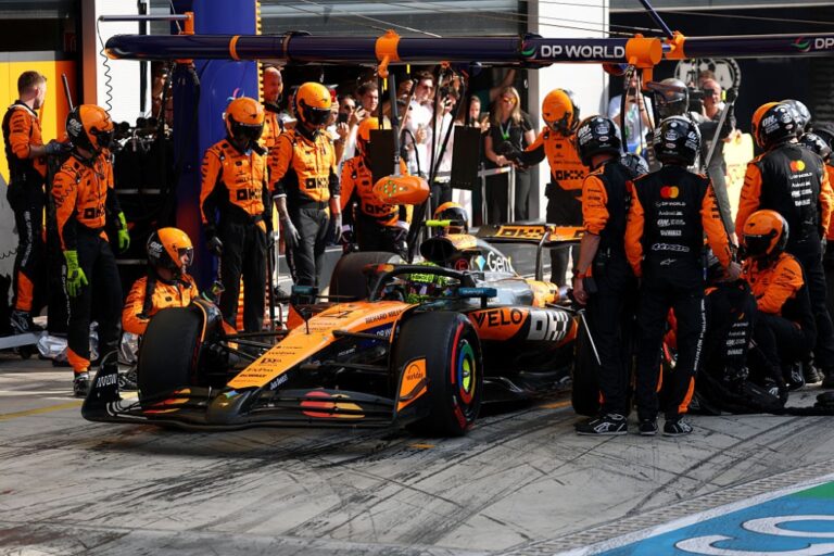 McLaren explica su arriesgada estrategia en Monza: Stella detalla la decisión en boxes