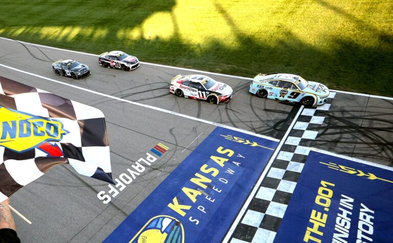 Elliott se fortalece y vence a los Toyota en un final dramático en Kansas