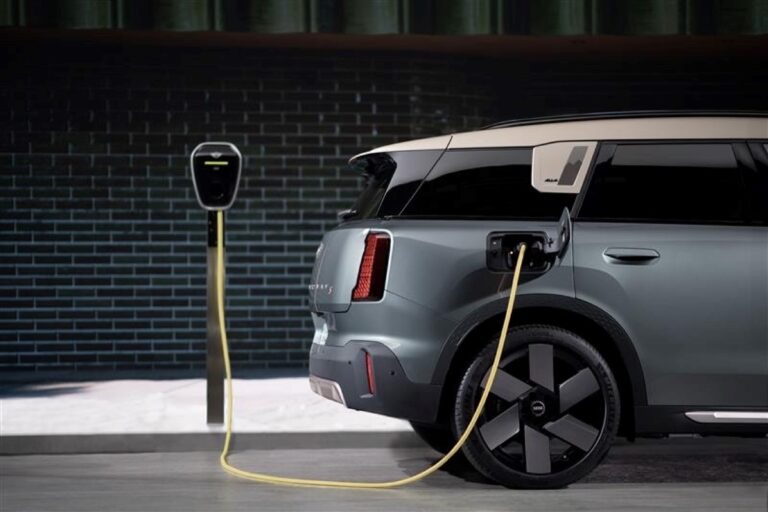 MINI USA lanza ChargeForward: carga inteligente con beneficios financieros y ambientales