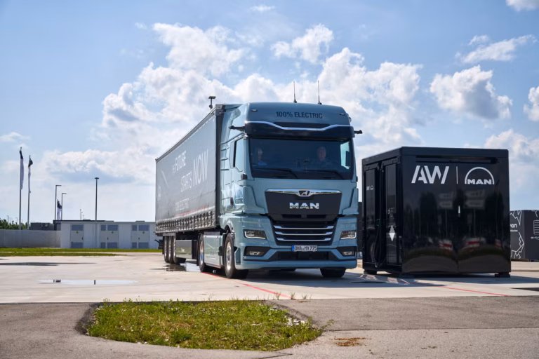 Smart Charging Cube: la caja que lleva la carga de megavatios a los camiones eléctricos