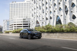 Subaru Solterra EV 2026: más autonomía y acceso a la red de Supercargadores Tesla