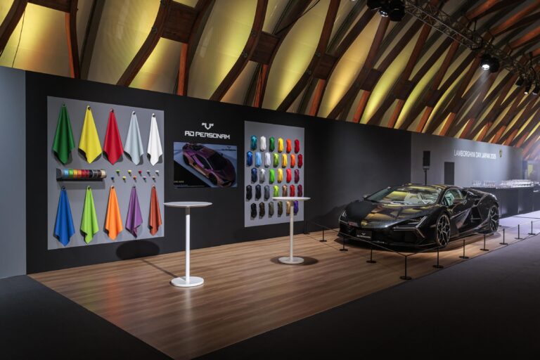 Lamborghini celebra su día en Tokio con el debut del Fenomeno y el Revuelto Ad Personam